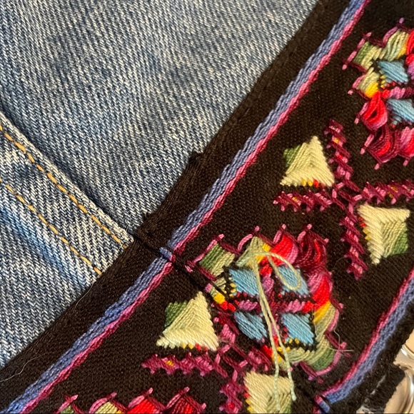 Carmar Ring Distressed Denim Skirt / NWOT - Picture 10 of 10